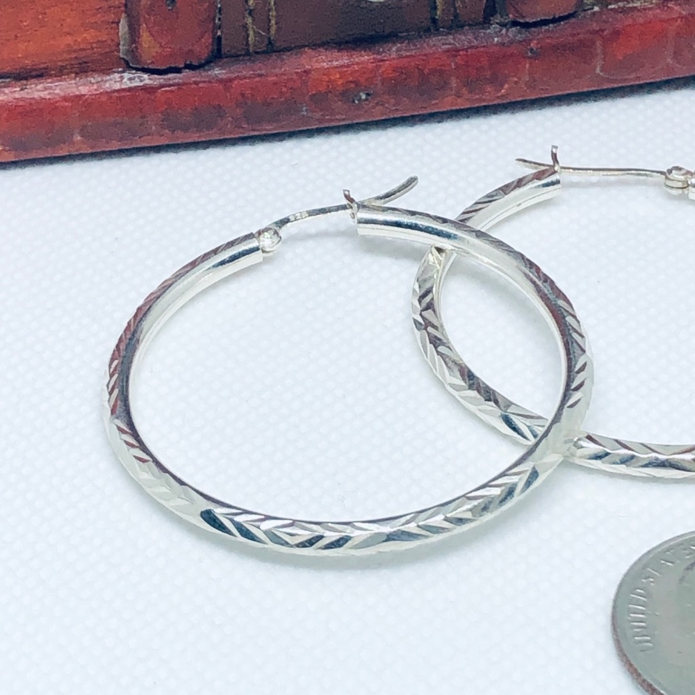 PRECIOUS HOOPS- DIAMOND CUT DETAILS- 925 SS - Picture 9 of 9